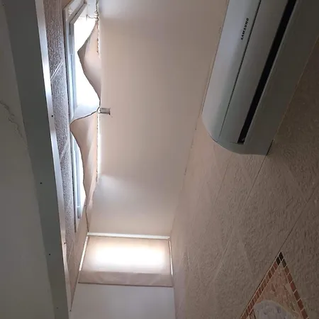 Poseidon לינה וארוחת בוקר 3*